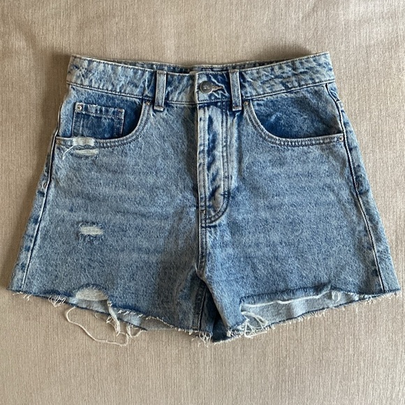 Zara Denim Cotton Jean Shorts Blue Distressed Raw Hem Booty Shorts Size 6 - Picture 2 of 10